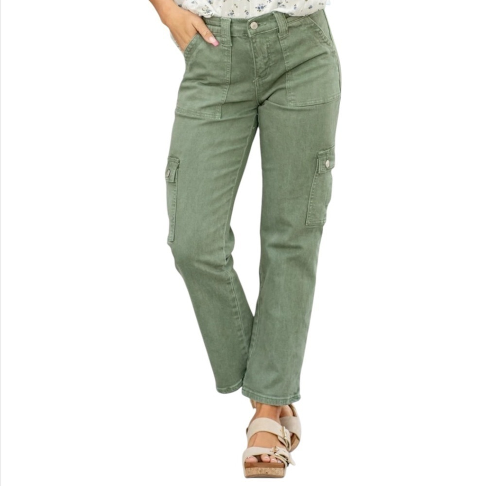 Vervet by Flying Monkey Light Green Cargo Pants - Straight Leg - Size Women’s 25